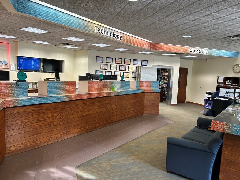 More Photos Of 1800 Union St, Lafayette Office For Sale