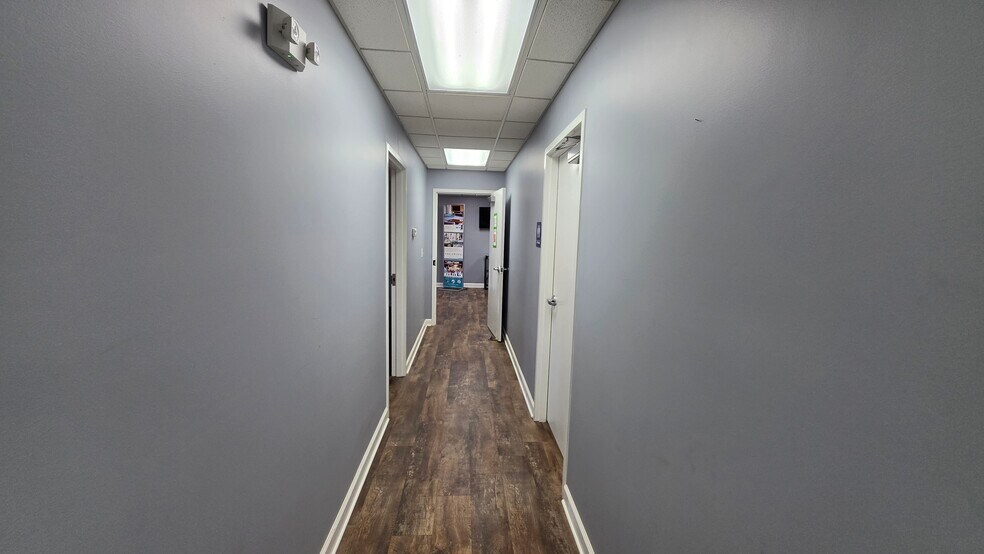 More Photos Of 3117 Alvey Park Dr W, Owensboro Office For Lease