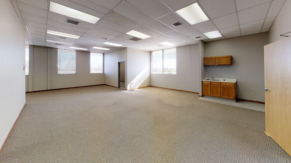 More Photos Of 1919 N Amidon St, Wichita Office For Lease