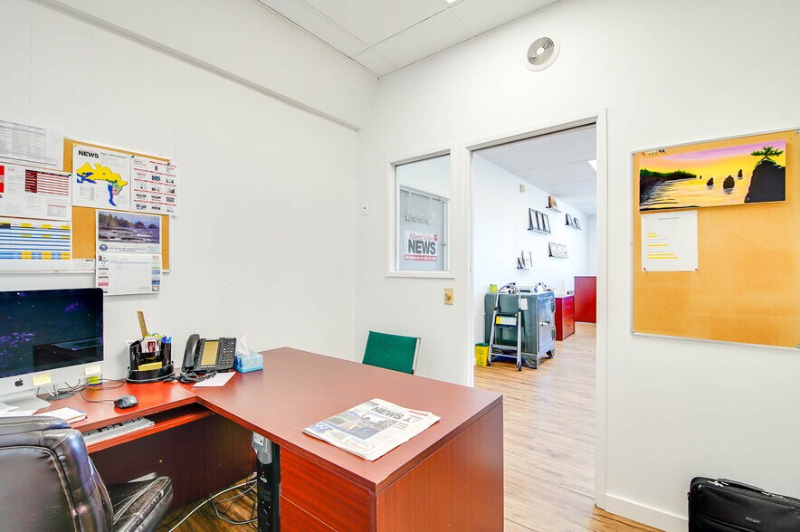 More Photos Of 4918 Napier St, Port Alberni Flex For Sale