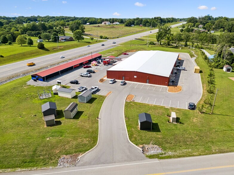 More Photos Of 4070 Old Highway 431, Greenbrier Freestanding For Sale