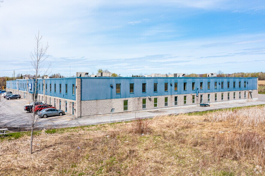 More Photos Of 302 Legget Dr, Ottawa Warehouse For Lease