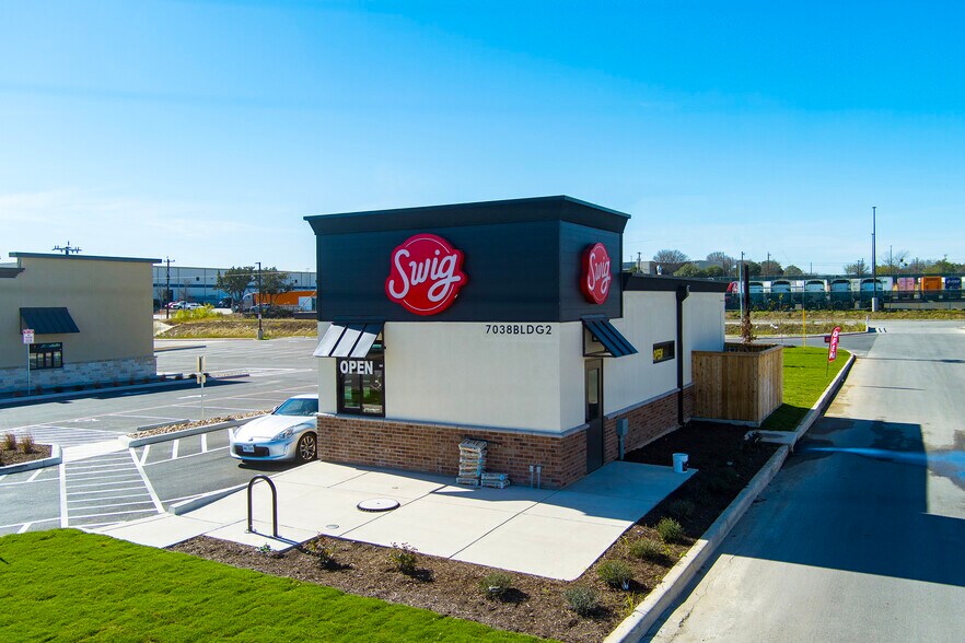 More Photos Of 7038 N Loop 1604, San Antonio Freestanding For Sale