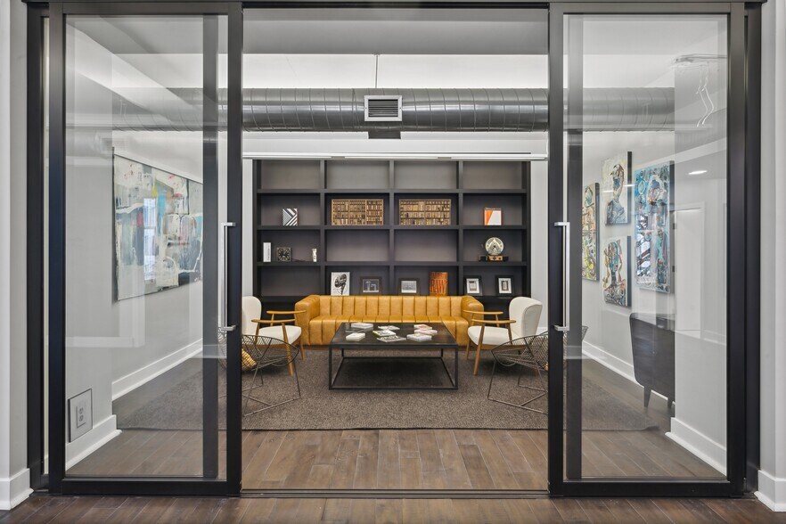 More Photos Of 33 W Jackson Blvd, Chicago Loft Creative Space For Lease