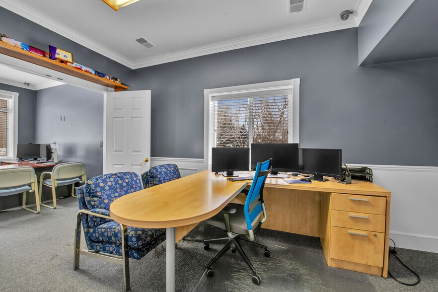 More Photos Of 3048 W Clarkston Rd, Lake Orion Office Residential For Sale