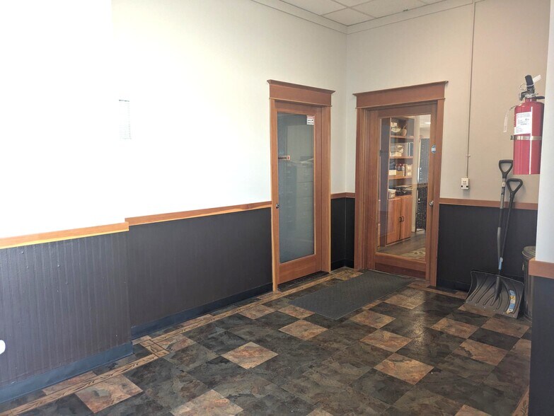 More Photos Of 25011 E Trent Ave, Newman Lake Storefront Retail Office For Sale