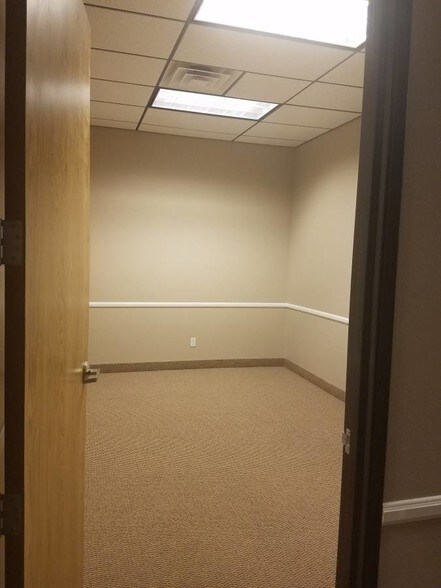 More Photos Of 7380 W Sahara Ave, Las Vegas Office For Lease
