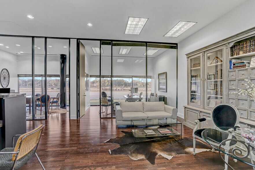 More Photos Of 8410 Hwy 90A, Sugar Land Office For Lease