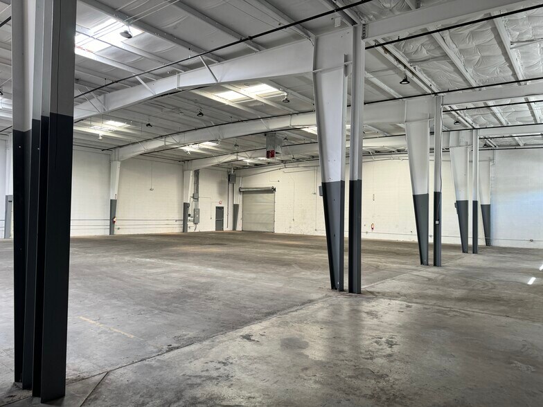 More Photos Of 11323 Rojas Dr, El Paso Warehouse For Lease