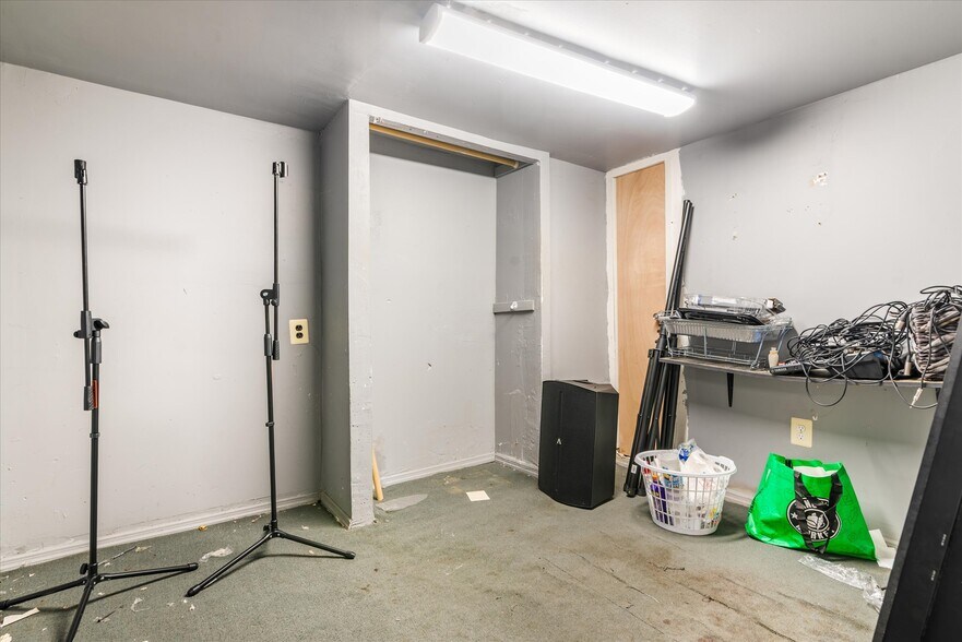 More Photos Of 119-07 Sutphin Blvd, Jamaica Religious Facility For Sale