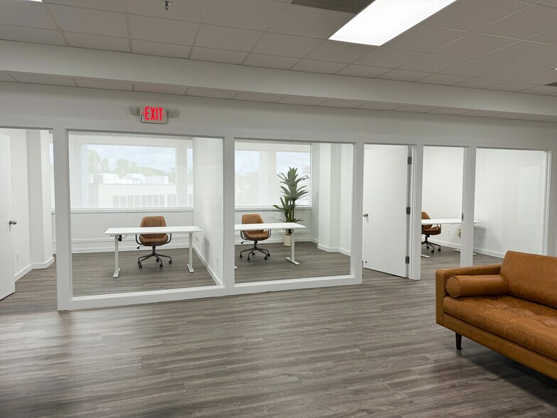 More Photos Of 104 N Main St, Gainesville Office For Lease