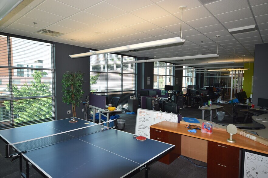 More Photos Of 200 S River Market Ave, Little Rock Office For Sale