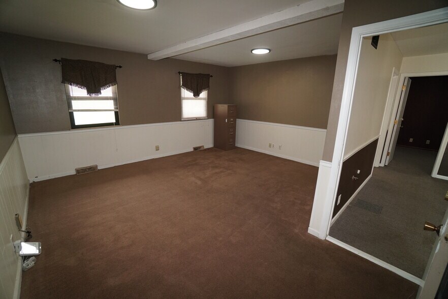 More Photos Of 2414 S Leonard Rd, Saint Joseph Office For Sale