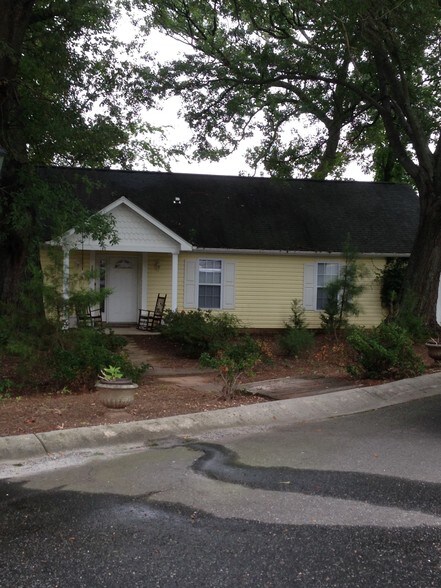 More Photos Of 2563 - 2627 Clover Rd, Concord Apartments For Sale