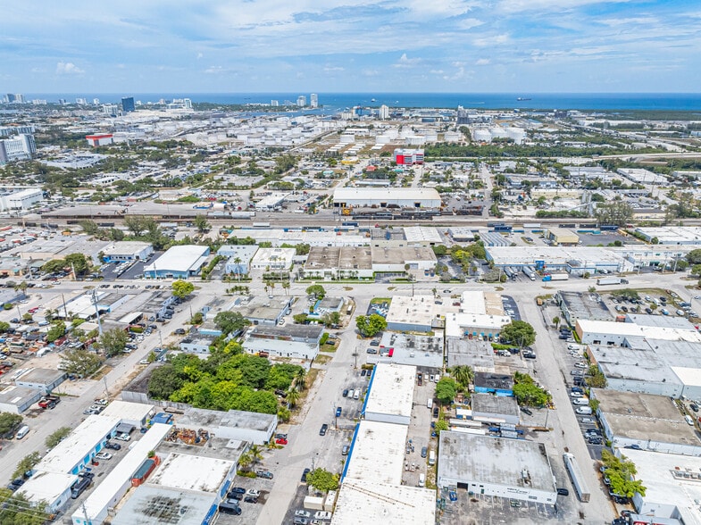 More Photos Of 3000-3004 SW 2nd Ave, Fort Lauderdale Unknown For Lease