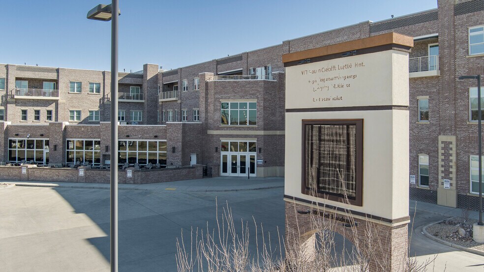 More Photos Of 100 W Broadway Ave, Bismarck Medical For Sale