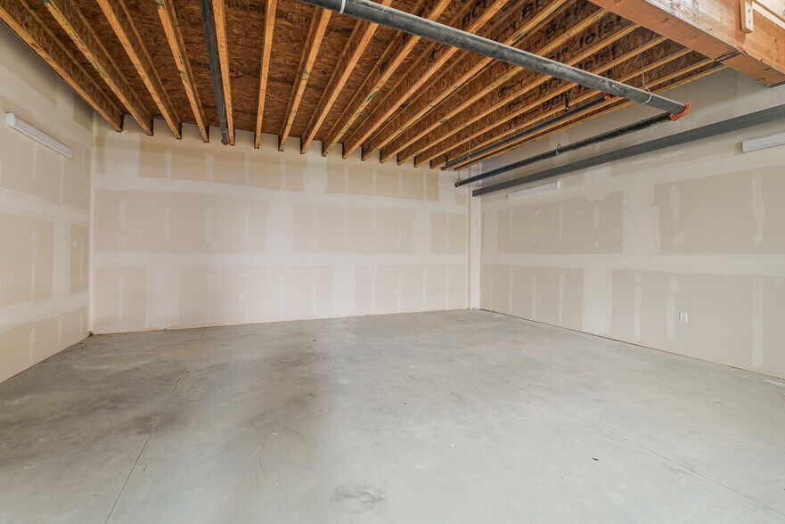 More Photos Of 1009 N Ranch 620 Rd, Lakeway Warehouse For Sale