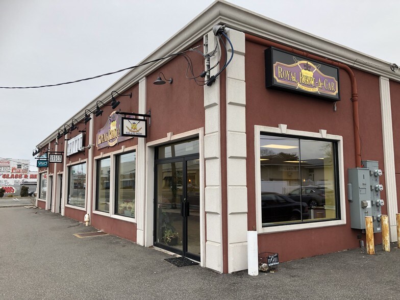 More Photos Of 4000 Austin Blvd, Island Park Storefront For Lease