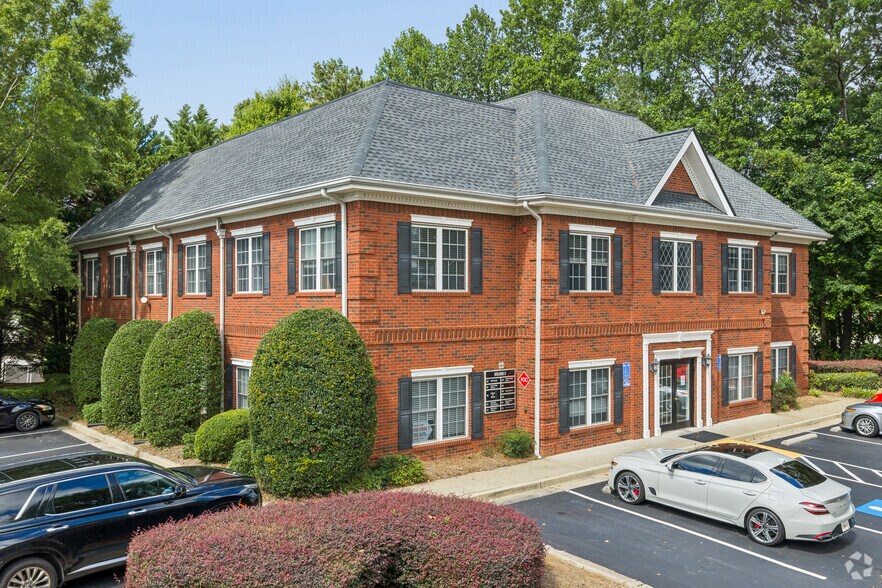 More Photos Of 1290 Kennestone Cir, Marietta Unknown For Lease
