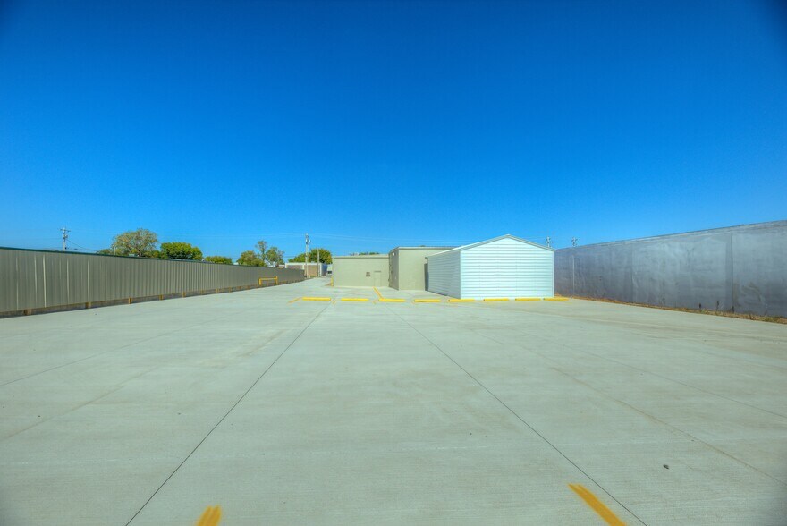 More Photos Of 1109 E Memphis St, Broken Arrow Religious Facility For Lease