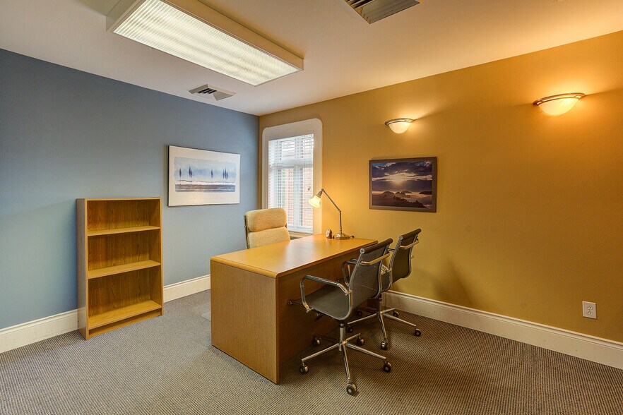 More Photos Of 415 Rue Du Village, Repentigny Office For Sale