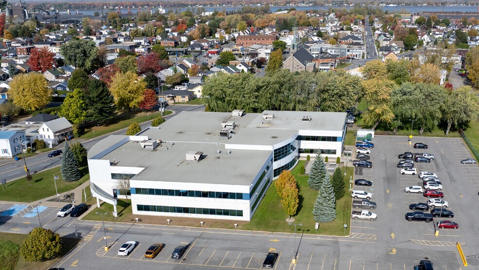 More Photos Of 1350 Ch Saint-Roch, Sorel-tracy Office For Lease