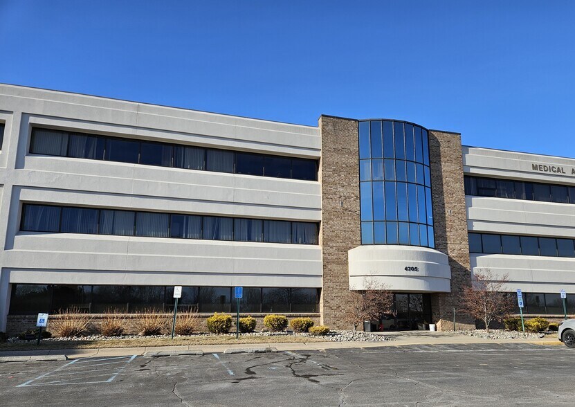 Primary Photo Of 4705 Towne Centre, Saginaw Office For Sale