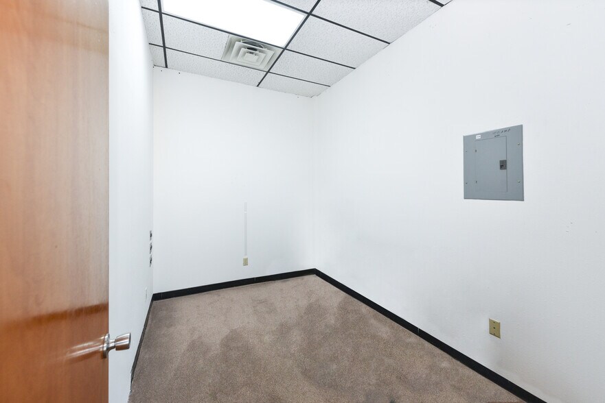 More Photos Of 2210 E Central Texas Expy, Killeen Office Residential For Lease