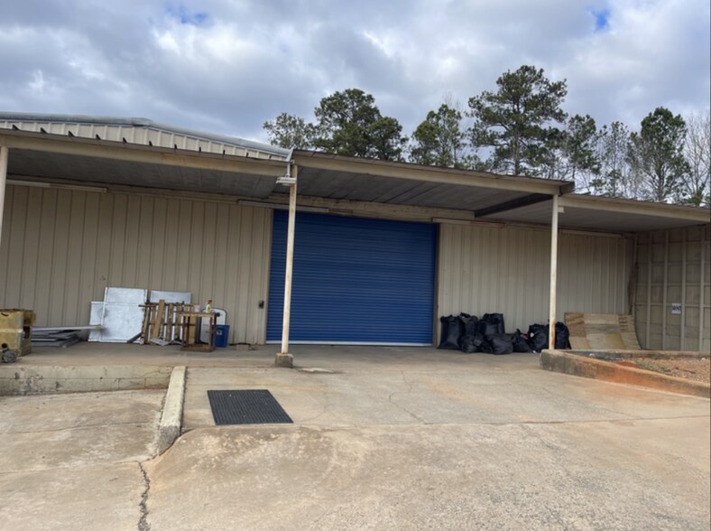 More Photos Of 966 Greensboro Rd, Eatonton Flex For Lease