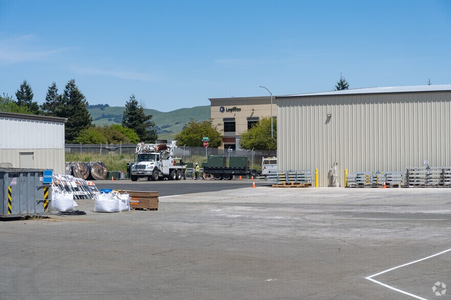 More Photos Of 1111 Green Island Rd, American Canyon Warehouse For Lease