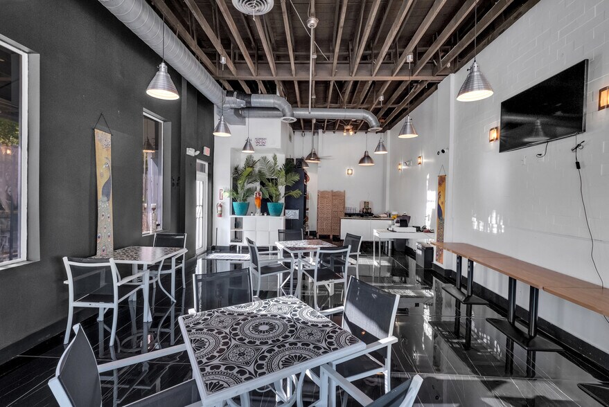 More Photos Of 646 Ne 79th St, Miami Restaurant For Sale