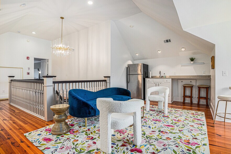 More Photos Of 410 E Church St, Monroe Hospitality For Sale