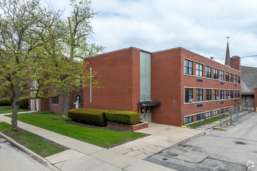 More Photos Of 795 Center St, Des Plaines Religious Facility For Sale