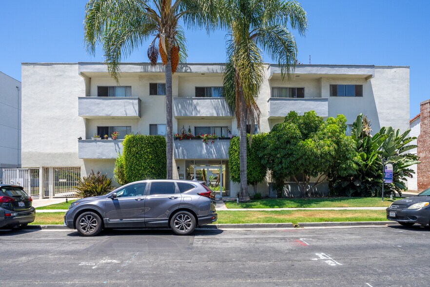 More Photos Of 1041 S Corning St, Los Angeles Apartments For Sale