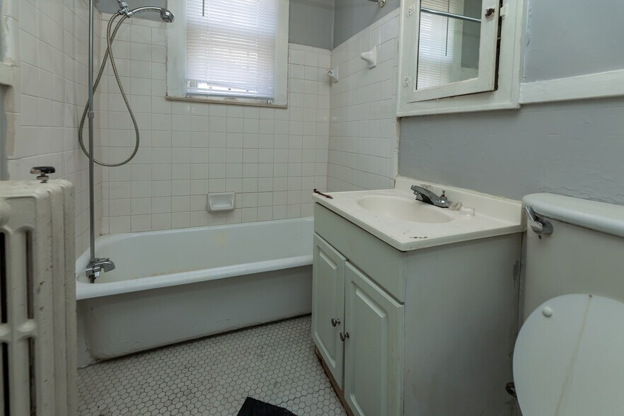 More Photos Of , Memphis Multifamily For Sale