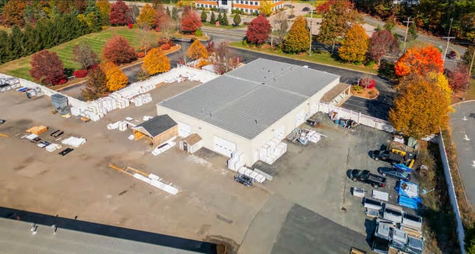 More Photos Of 32 Pine St, Norfolk Showroom For Lease