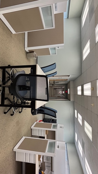 More Photos Of 939 S Stadium Rd, Columbia Office For Sale