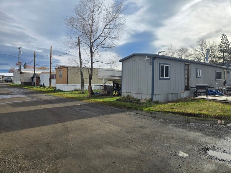 More Photos Of 810 N D St, Grangeville Multifamily For Sale