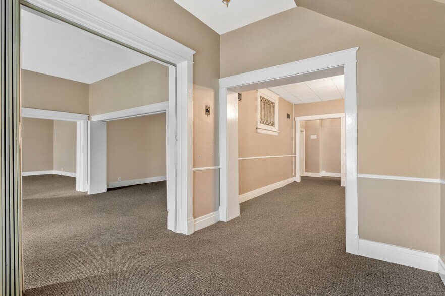 More Photos Of 904 Gallatin Ave, Nashville General Retail For Sale