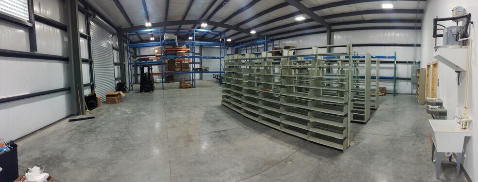 More Photos Of 4300 Mackinnon Industrial Pky, Mobile Distribution For Lease