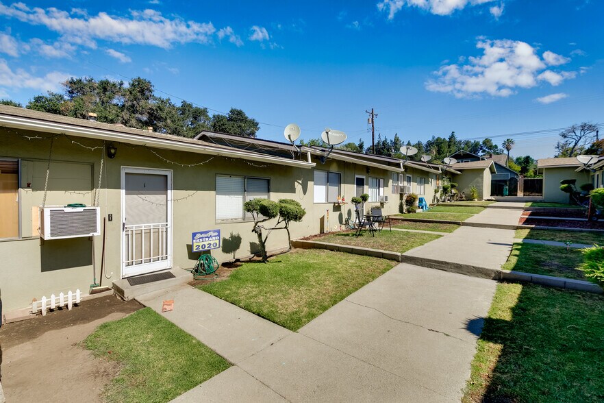 More Photos Of 213 W 4th St, San Dimas Multifamily For Sale