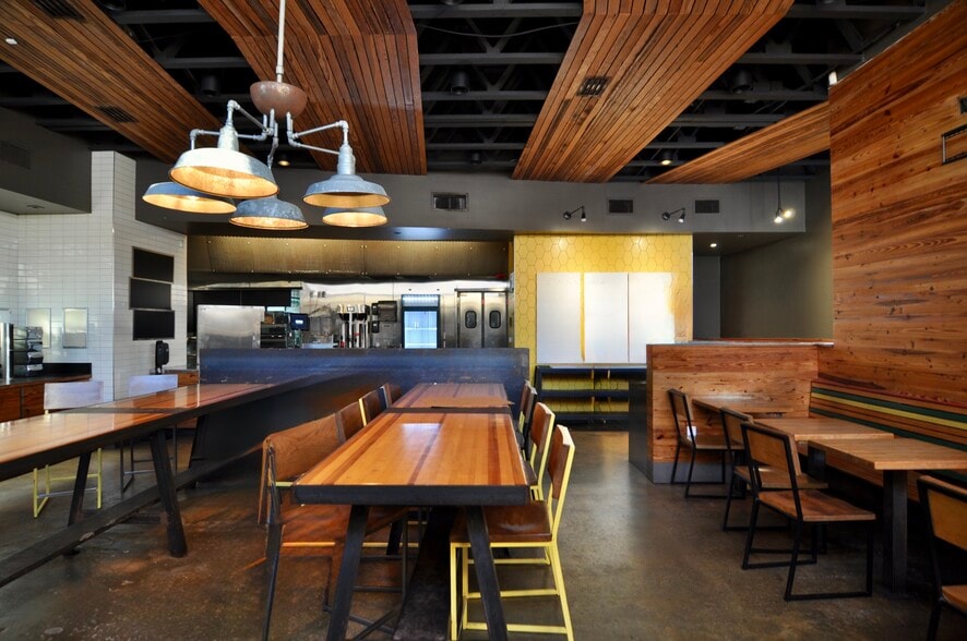 More Photos Of 2129 E 7th St, Austin Restaurant For Sale