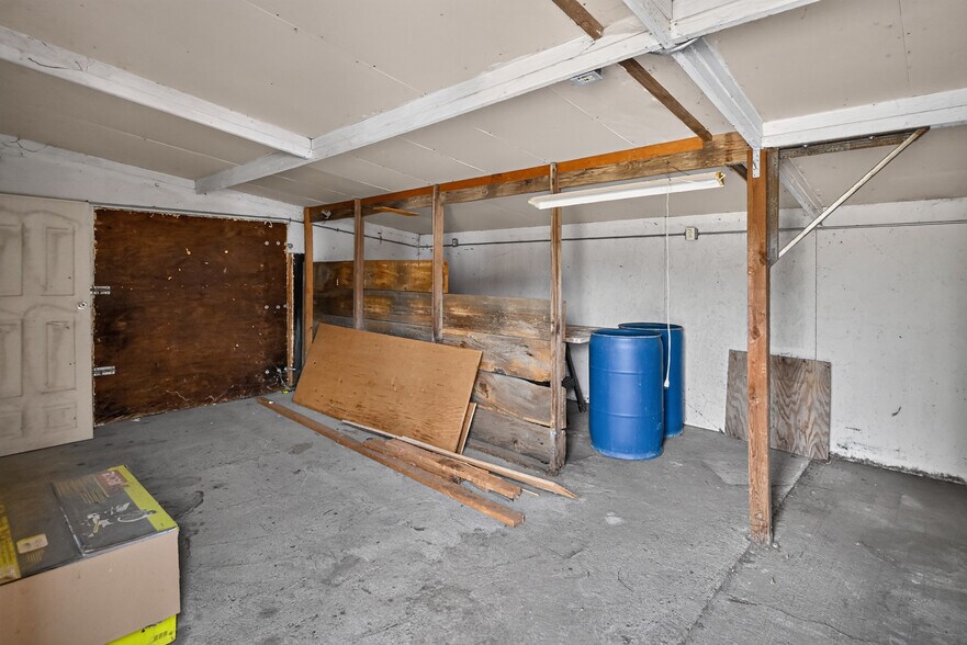 More Photos Of 5331 Easy St, Yreka General Retail For Sale