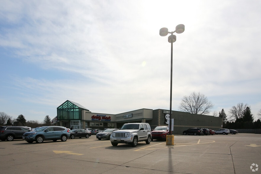 Primary Photo Of 3032 N Ridge Rd E, Ashtabula Drugstore For Sale