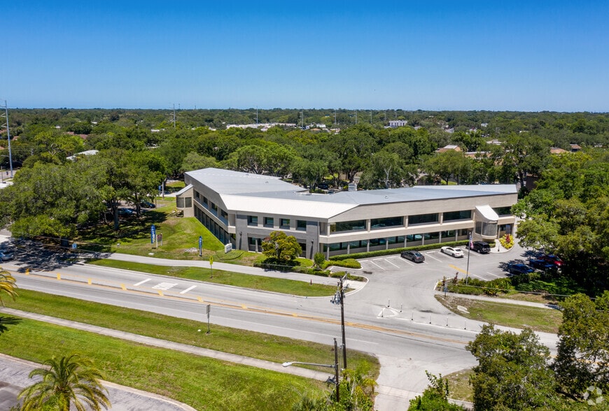 More Photos Of 2240 Belleair Rd, Clearwater Loft Creative Space For Lease