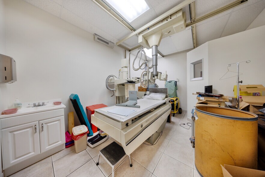 More Photos Of 9765 SW 184th St, Miami Office For Sale