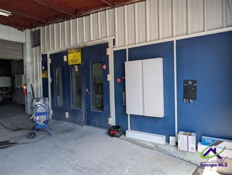 More Photos Of 614 N Davis Dr, Warner Robins Auto Repair For Sale