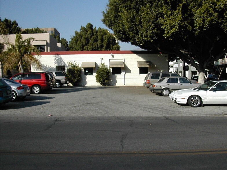 More Photos Of 936 E Green St, Pasadena Loft Creative Space For Lease