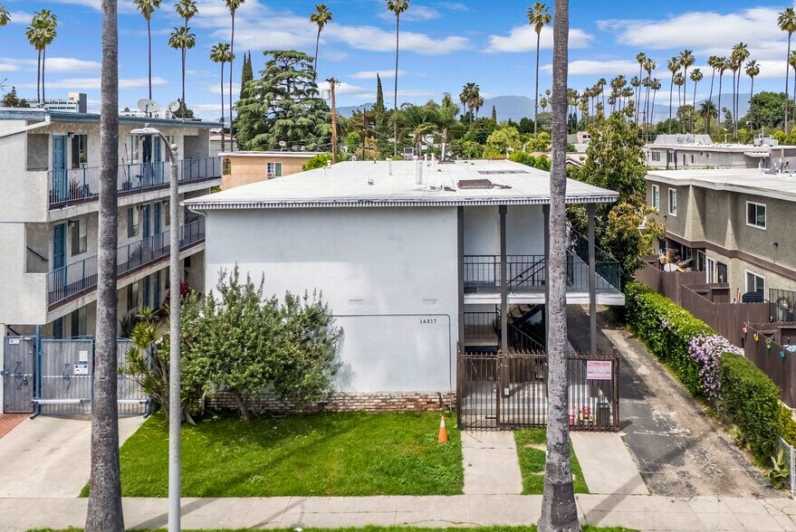 More Photos Of 14317 Haynes St, Van Nuys Apartments For Sale