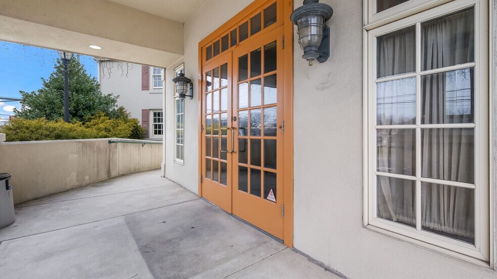 More Photos Of 1373 Easton Rd, Warrington General Retail For Sale